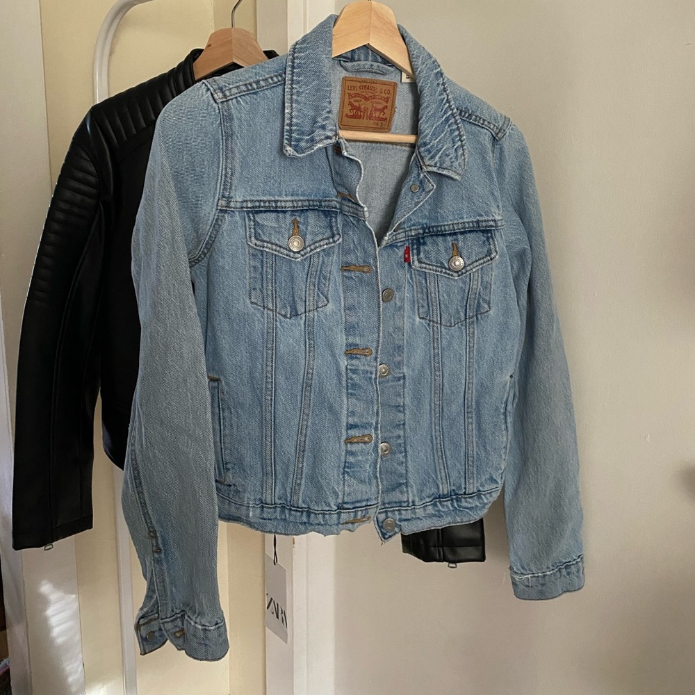 LEVI’S DENIM JACKET :D